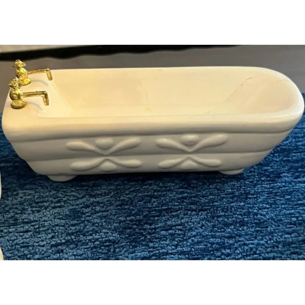 Unbranded vintage porcelain